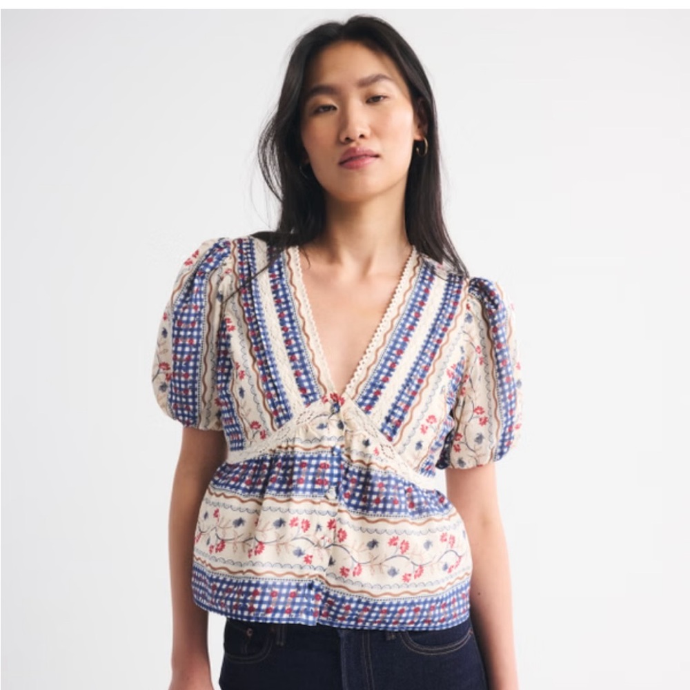 Abercrombie puff sleeve top NWOT